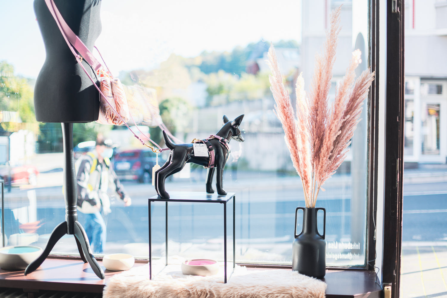 Hundsgeleint Boutique für Hundegeschirre, Halsbänder und Leinen in Gevelsberg.